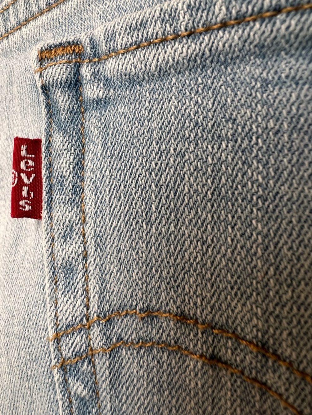 Levi’s Women’s 415 Relaxed Bootcut Distressed Denim Jeans - Picture 4 of 13